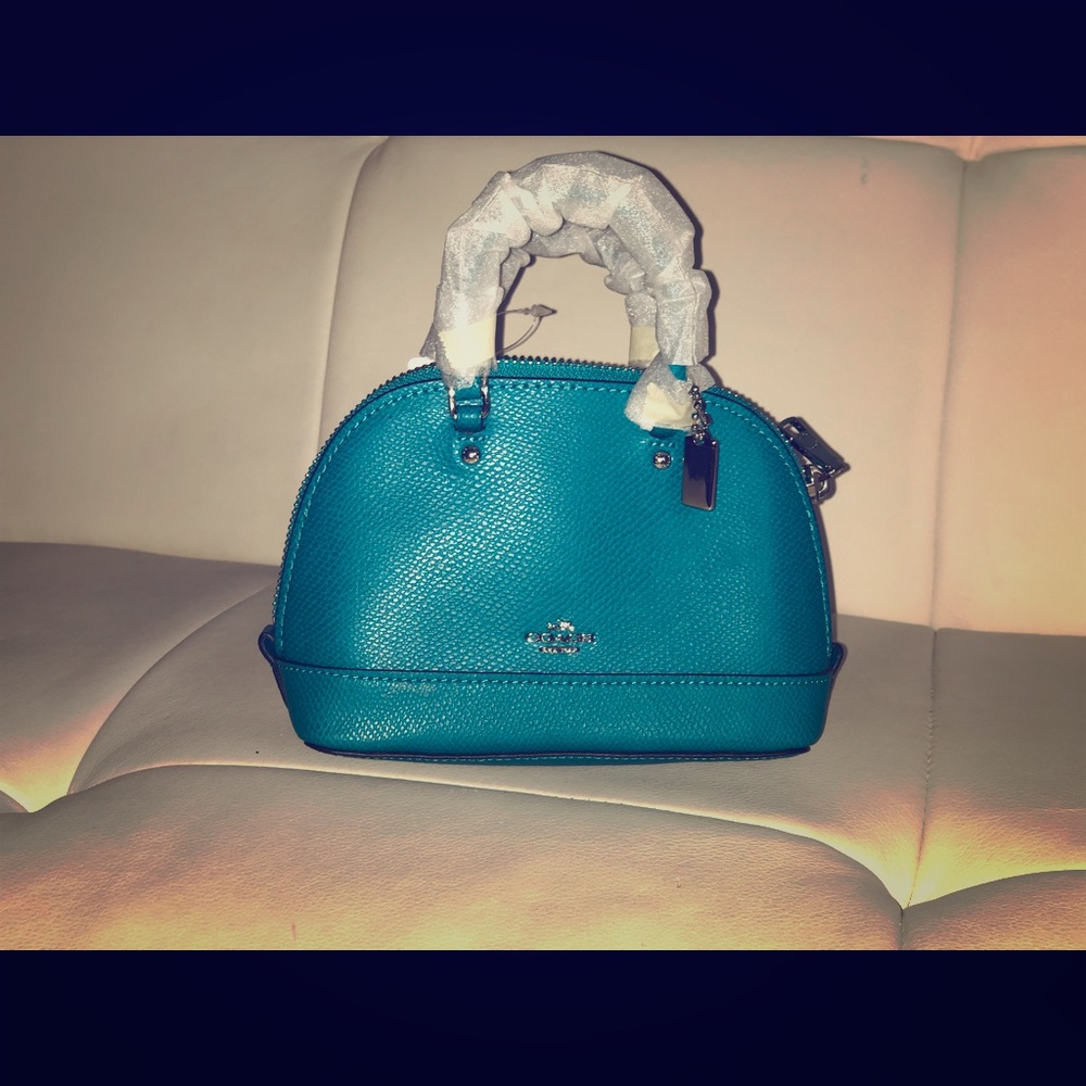 Brand new Coach mini bag 👜✨